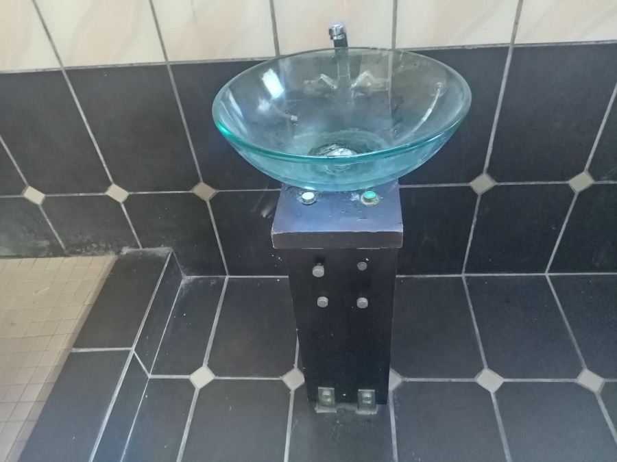 To Let 3 Bedroom Property for Rent in Lentegeur Western Cape